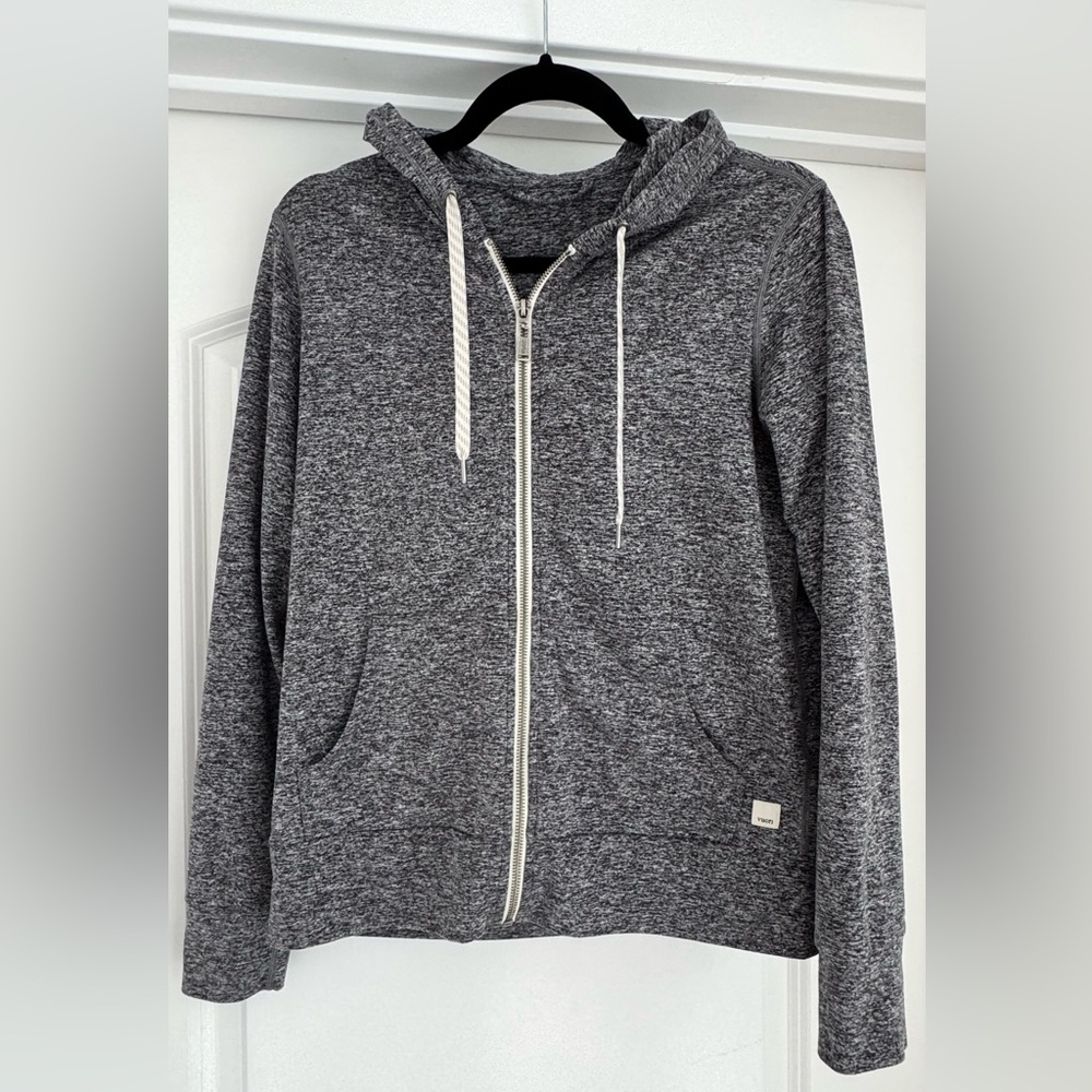 Vuori Halo Performance Hoody in Heather Grey
